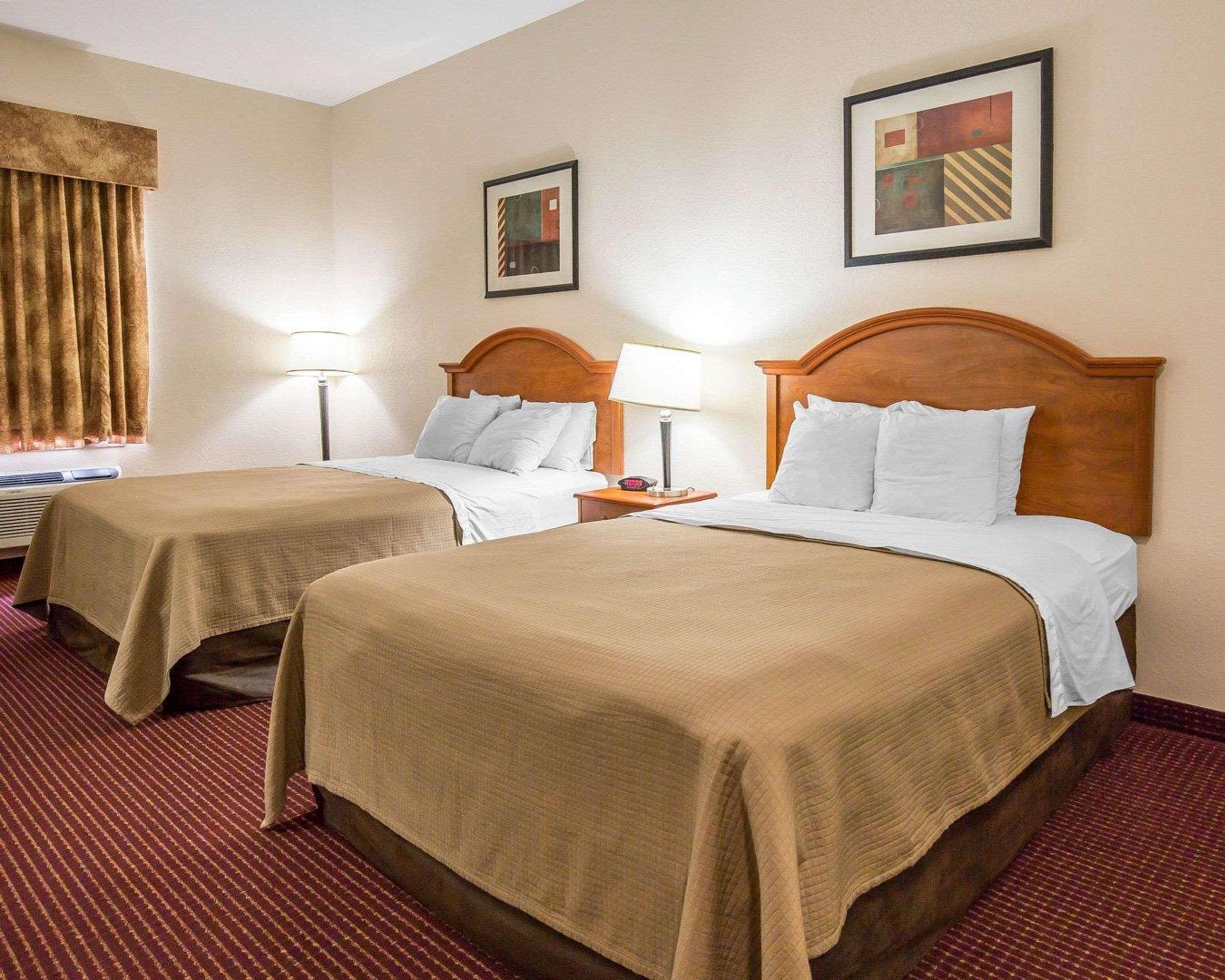 Sonesta Essential Beaumont Hotell Exteriör bild