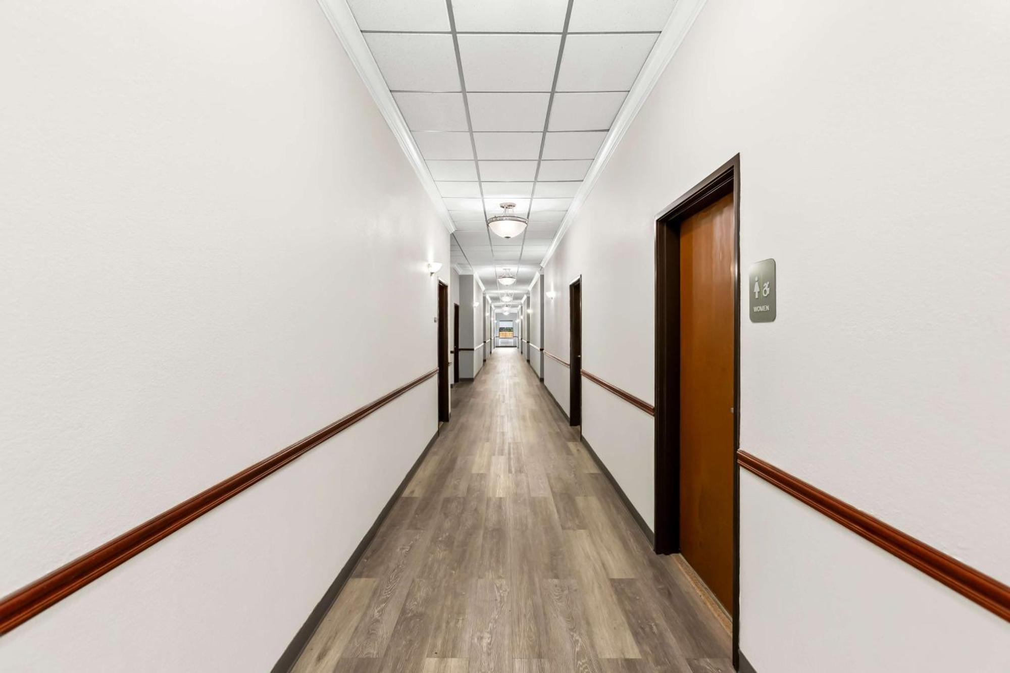 Sonesta Essential Beaumont Hotell Exteriör bild